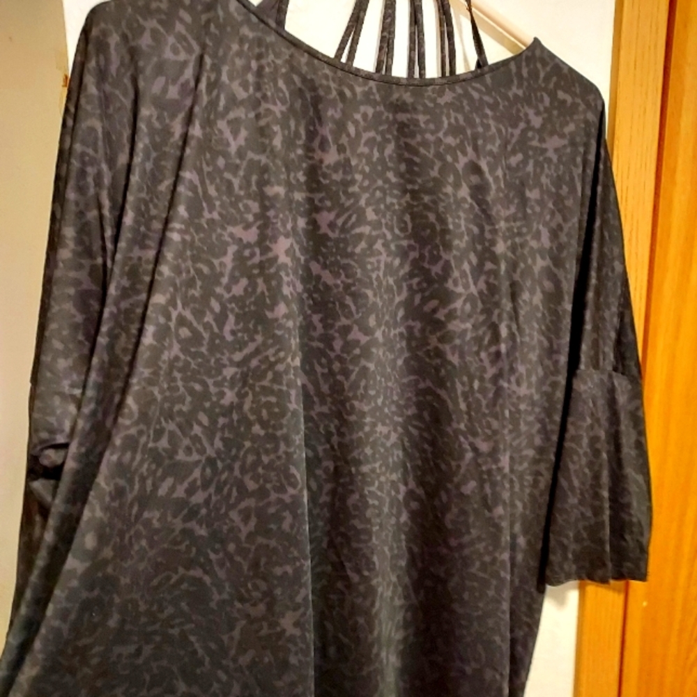 Black yoga/active wear top